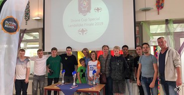 Tweede plaats voor leerlingen van iXklas Arnhem in finale van de Drone Cup Special